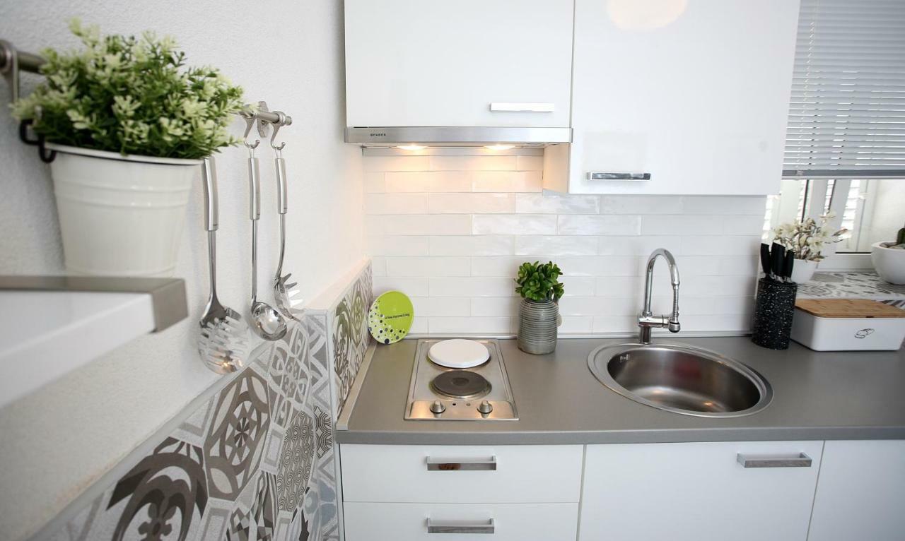 Charming Seaside Apartment Primošten Esterno foto