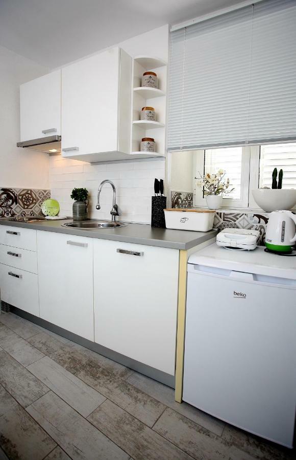 Charming Seaside Apartment Primošten Esterno foto